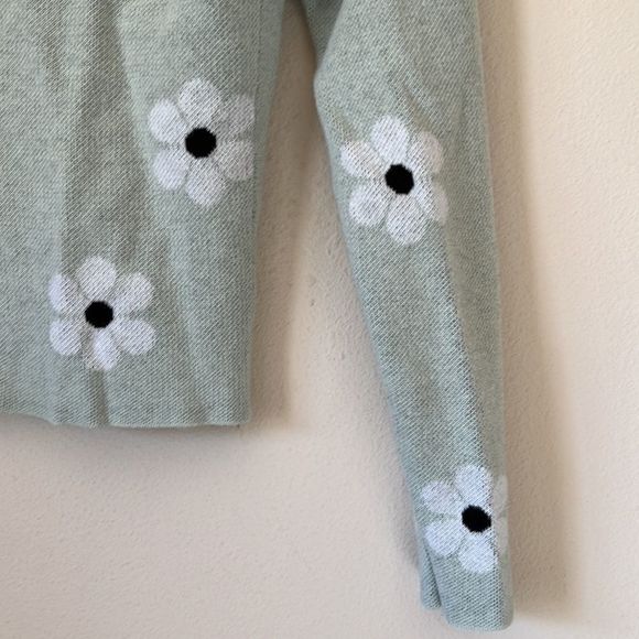 Nikkak Green Floral Cropped Long Sleeve Cardigan - Picture 6 of 6